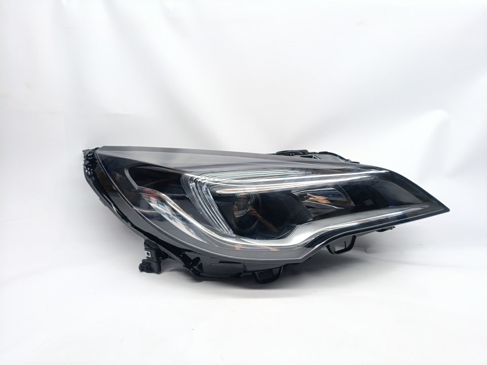 Farol Direito Opel Astra K 15-