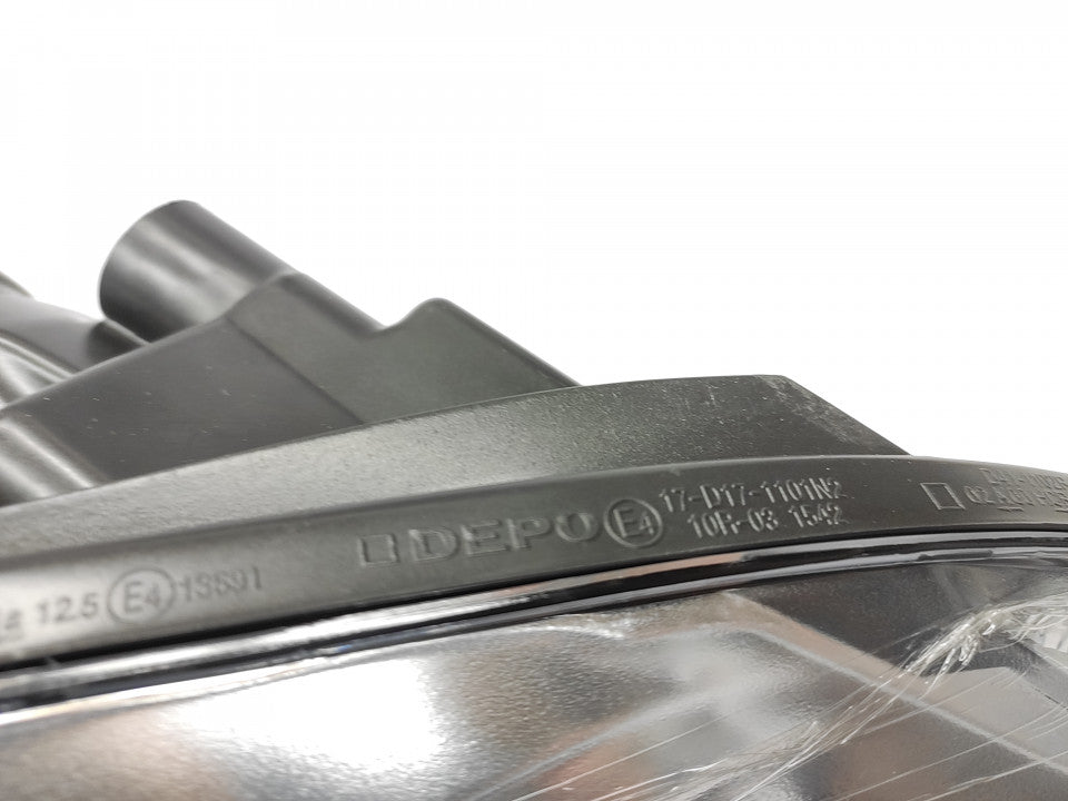 Farol Direito Vw Golf V 03-08 Cromada