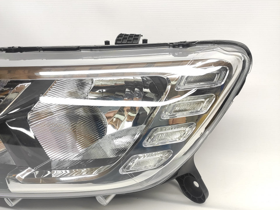 Farol Esquerdo Dacia Sandero II 17-