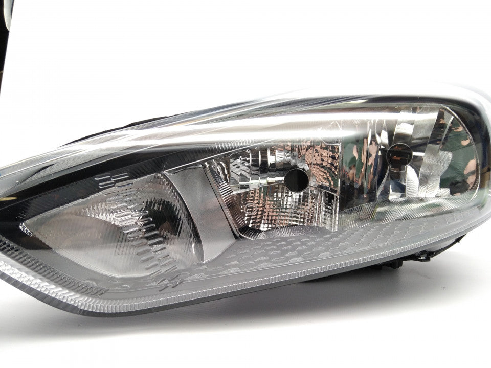 Farol Esquerdo Ford Focus 14- Mascara Preta