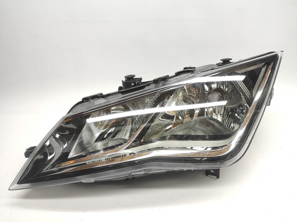 Farol Esquerdo Seat Leon 17-20