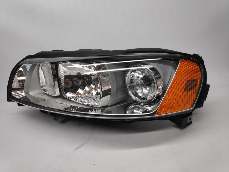 Farol Esquerdo Volvo V70 04-07