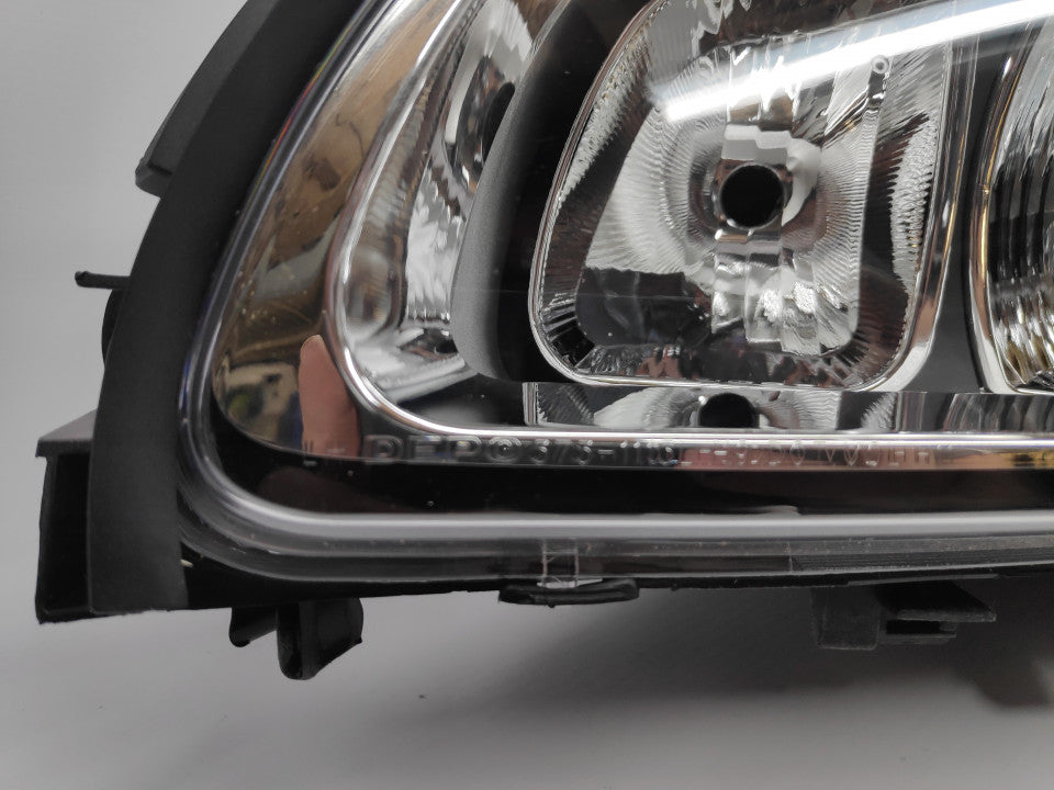 Farol Esquerdo Volvo V70 04-07