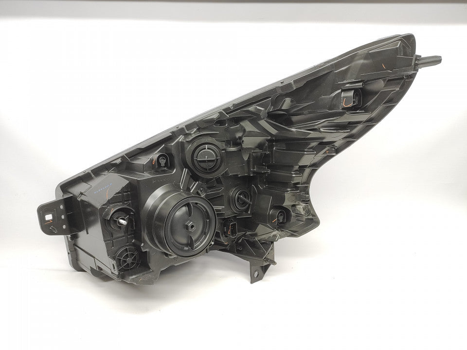Farol Opel Vivaro 14-24 Direito