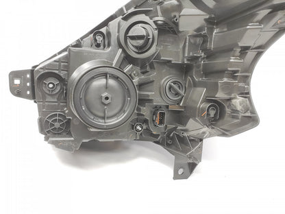 Farol Opel Vivaro 14-24 Direito