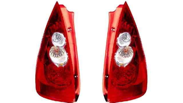 Farolim Direito Mazda 5 05-08