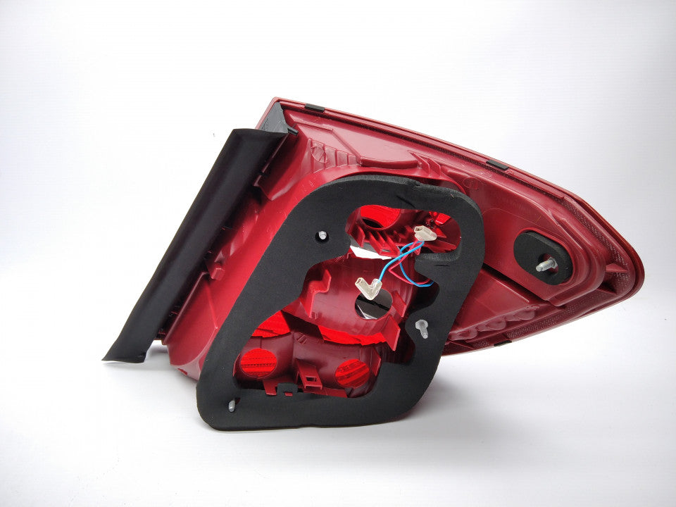 Farolim Esquerdo Led Mercedes W204 C Class Wagon 07-10