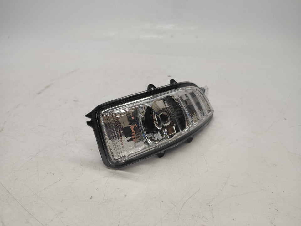 Pisca de Espelho Direito Volvo 03-13