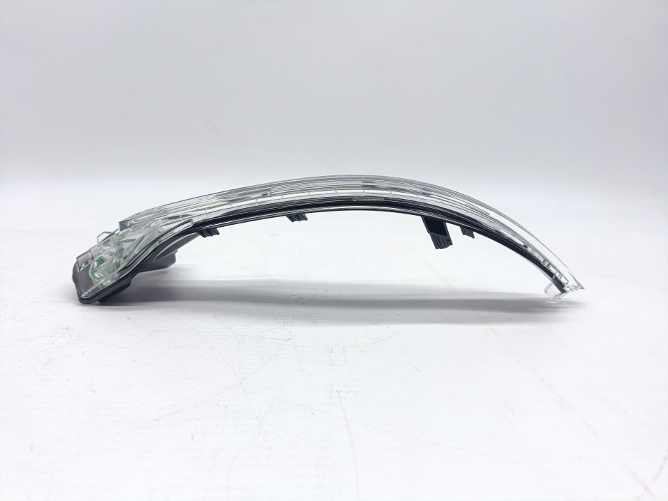 Pisca de Espelho Esquerdo Audi A4 15-