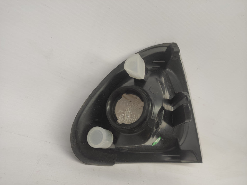 Pisca Esquerdo Toyota Avensis 97-00