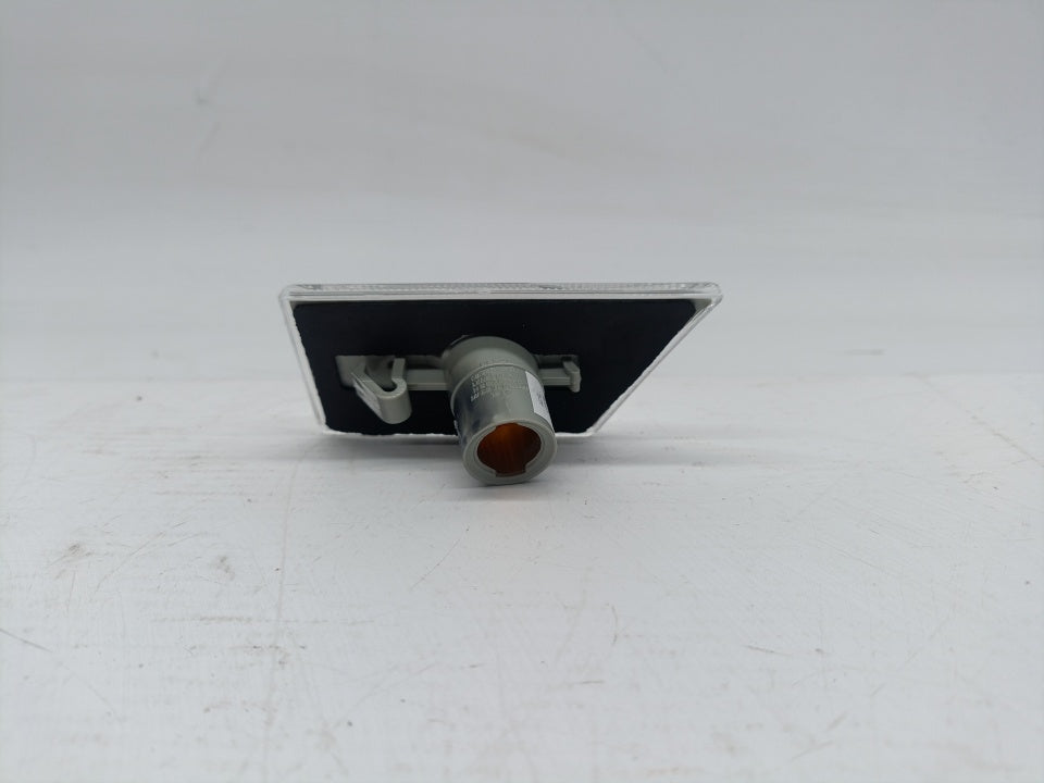 Pisca Guarda Lamas Esquerdo Opel Vectra C 02-08 Branco