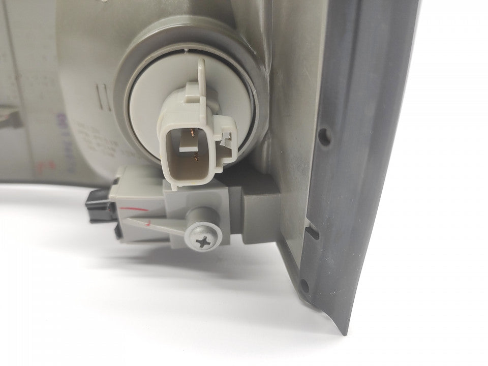 Pisca Mitsubishi Canter Fuso 05-10 Direito